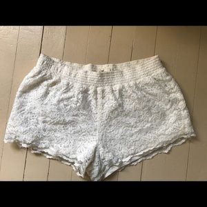 White lace small Hollister shorts